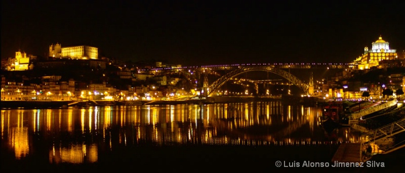 Oporto at night
