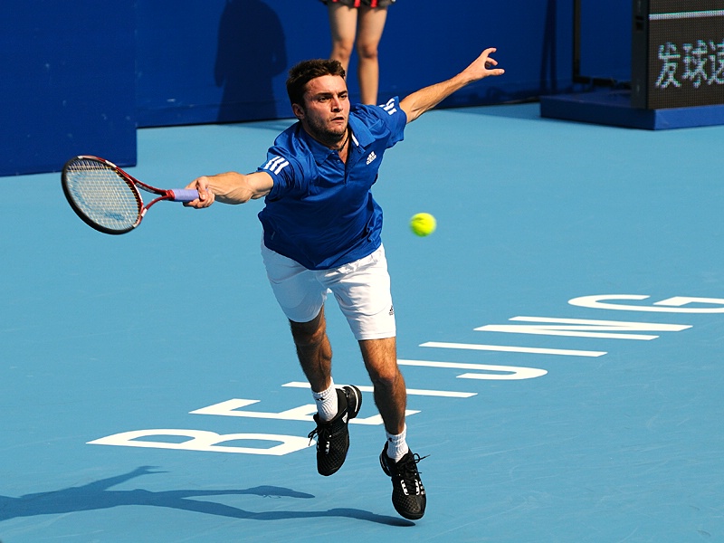 Outstretched forehand