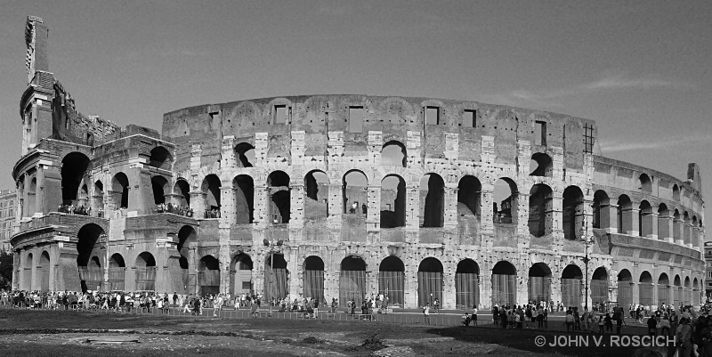 THE COLISIUM, ROME, ITALY - ID: 11592371 © John V. Roscich