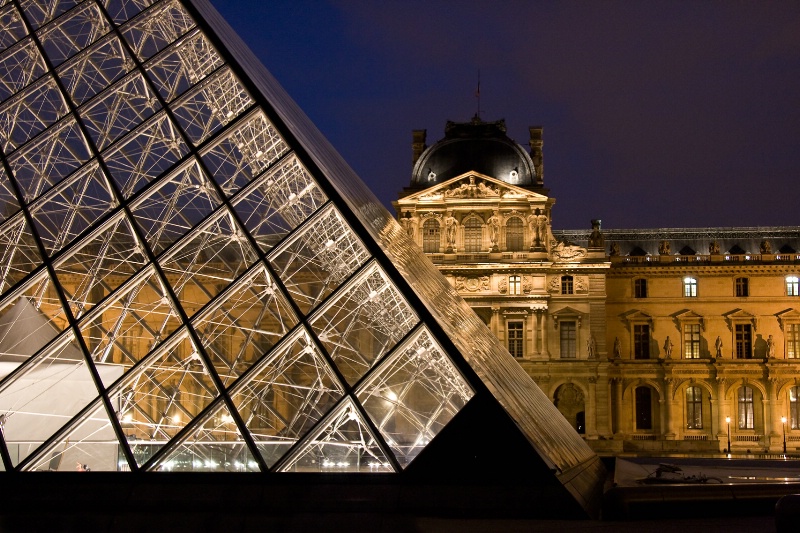 Louvre, Paris at night