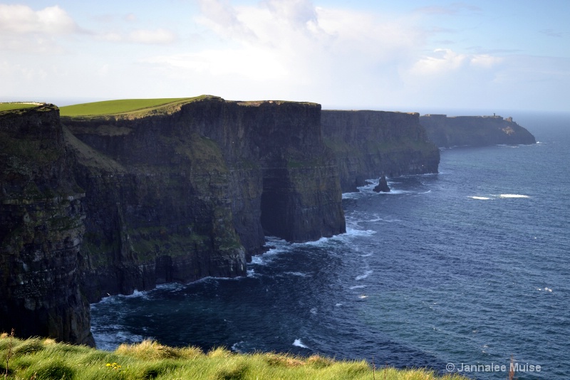 Cliffs of Moher - ID: 11652588 © Jannalee Muise