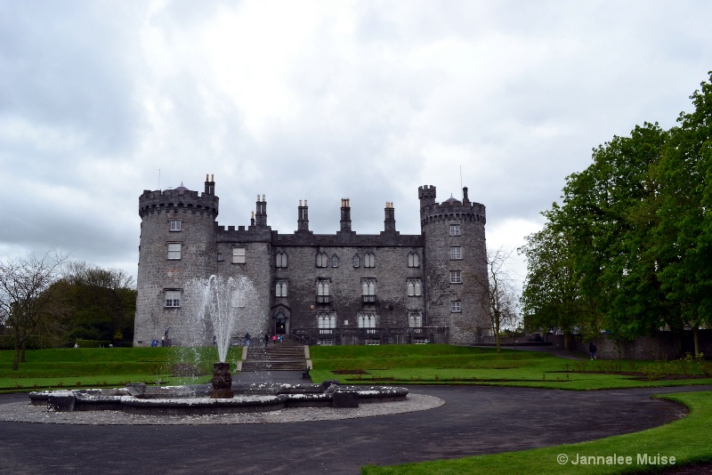 Kilkenny Castle - ID: 11652597 © Jannalee Muise