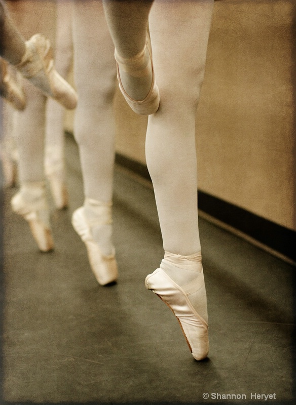 Pointe in grunge