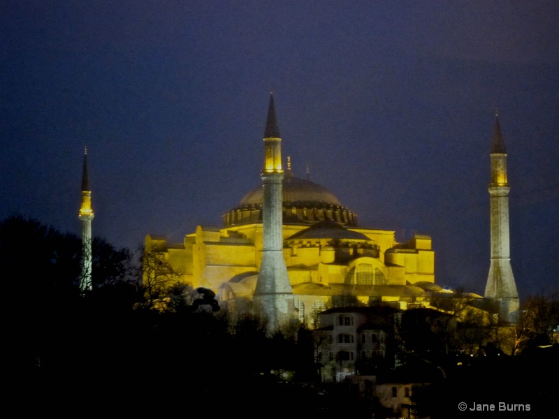 Blue Mosque in Istanbul at dusk