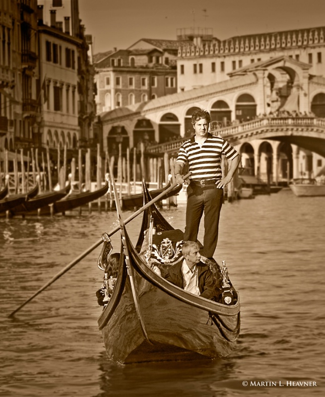 Gondalier and Rialto Bridge, Venice - ID: 11797625 © Martin L. Heavner