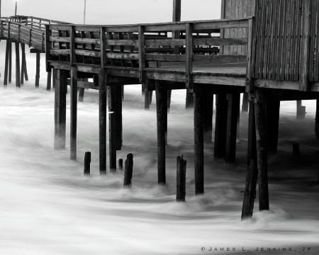 Outer Banks Surf - Nags Head Pier