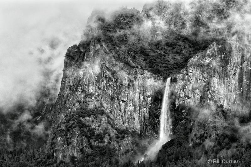 Bridal Veil Falls - Yosemite - ID: 11950285 © Bill Currier