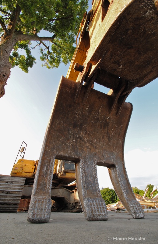 Bulldozer-Wide Angle Lens