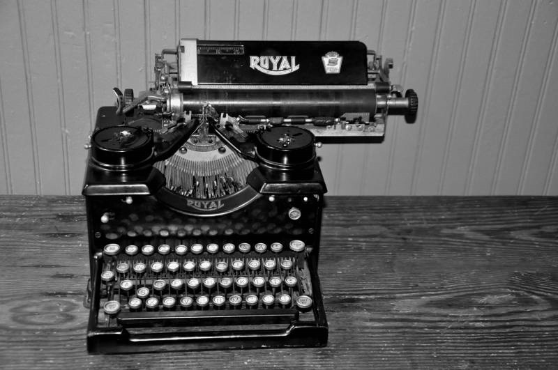 Royal Typewriter 