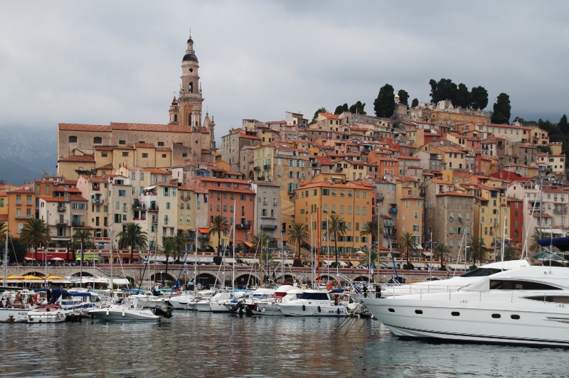 Cloudy day in Menton