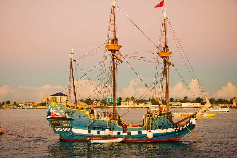 Jolly Roger Pirate Ship - ID: 12150961 © Eleanore J. Hilferty