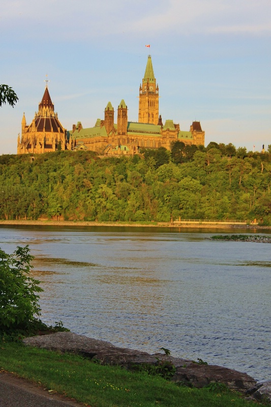 Parliament - ID: 12229073 © ashley nicholas