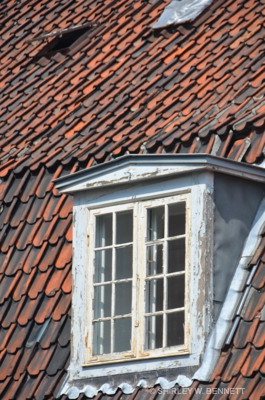 A WINDOW IN COPENHAGEN - ID: 12233783 © SHIRLEY MARGUERITE W. BENNETT