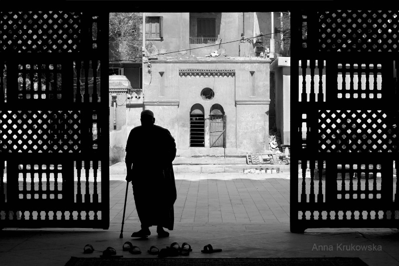 Entering mosque