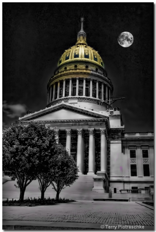 West Virginia State Capitol - ID: 12285351 © Terry Piotraschke
