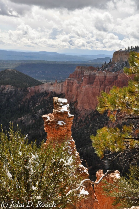 Hoodoo over the Valley at Bryce Canyon - ID: 12331866 © John D. Roach