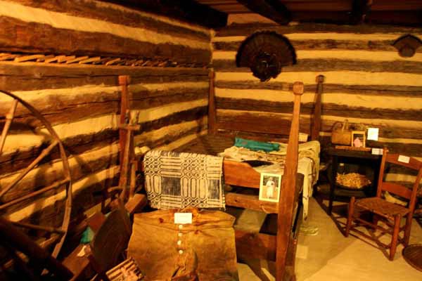 inside cherokee cabin at murphy co. museum . - ID: 12408843 © Donald E. Chamberlain