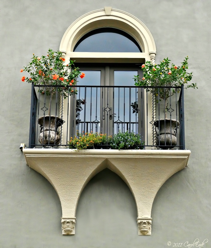 Artist's Balcony - ID: 12461610 © Carol Eade