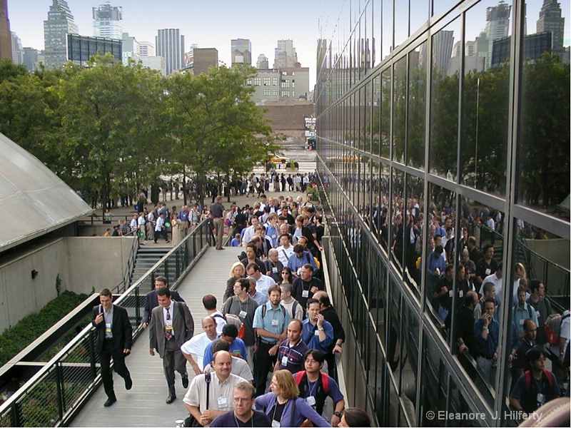 Outside MacWorld 2000 - ID: 12508052 © Eleanore J. Hilferty