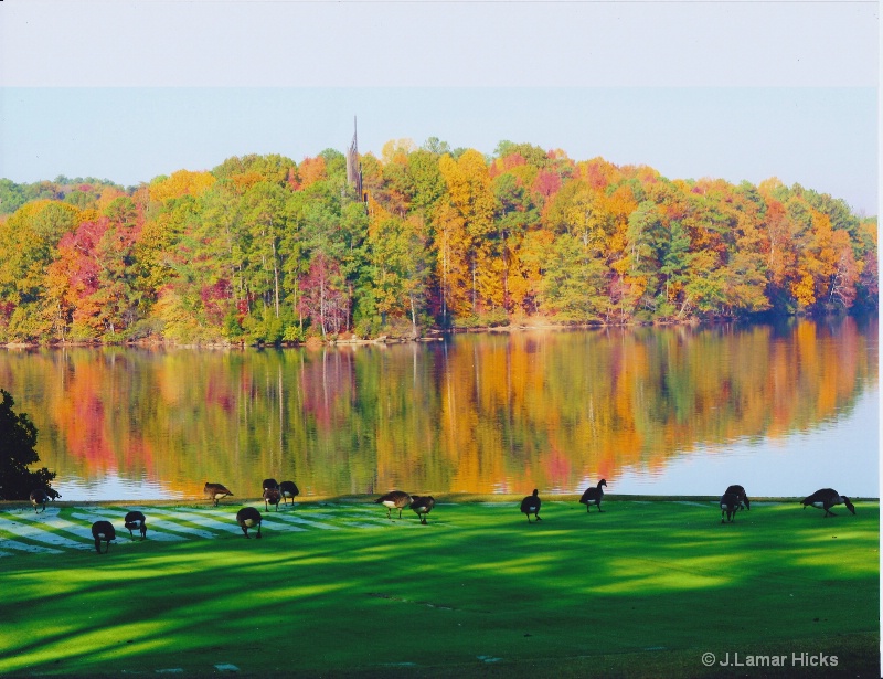 Lake view from golf green - ID: 12510477 © J.Lamar Hicks