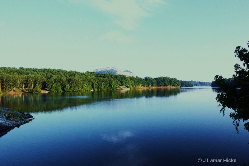 Mtn lake-wide view - ID: 12511390 © J.Lamar Hicks