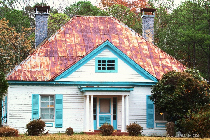 Close view-tin roof house - ID: 12546333 © J.Lamar Hicks