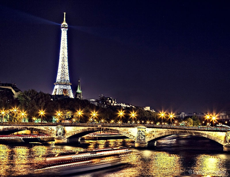 Night time in Paris!