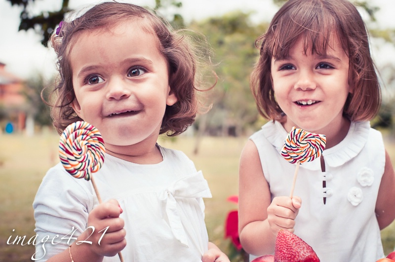 Summer christmas: Sharing lollipops