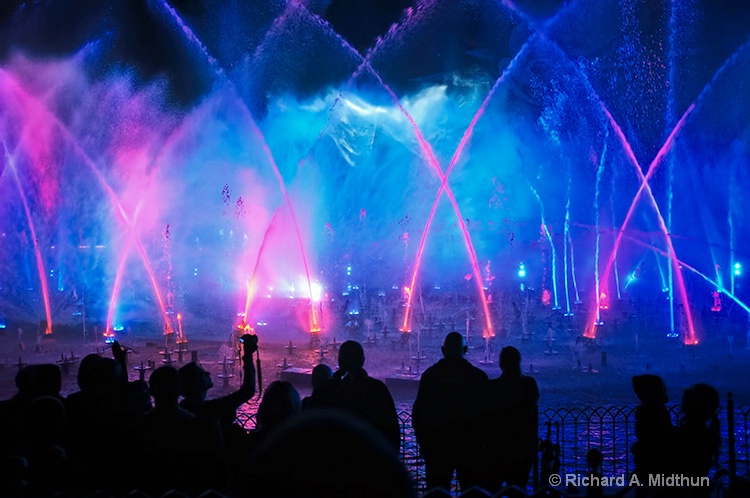 Dazzling  Spectacle: Disneyand  Light Show