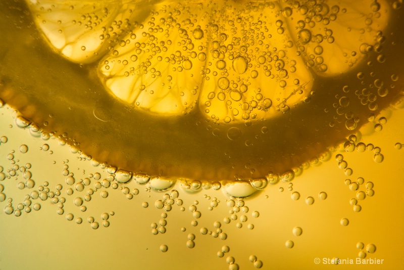 yellow and bubbly - ID: 12692638 © Stefania Barbier