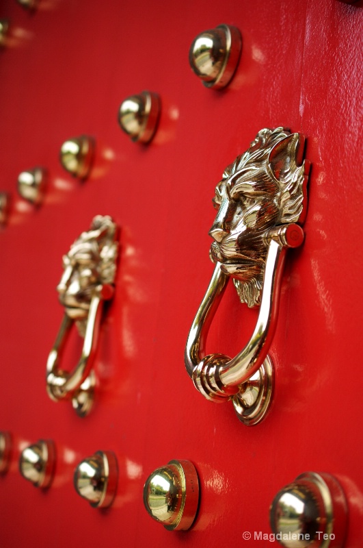 Color Surprises: Classic Chinese Door Knobs