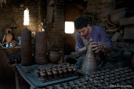Pottery maker