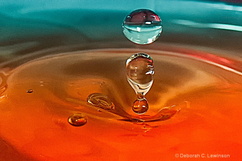 Water Drop 2 - ID: 12760395 © Deborah C. Lewinson