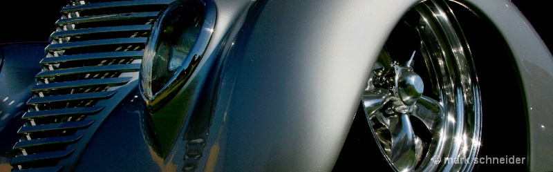Silver and chrome - ID: 12764785 © Mark Schneider