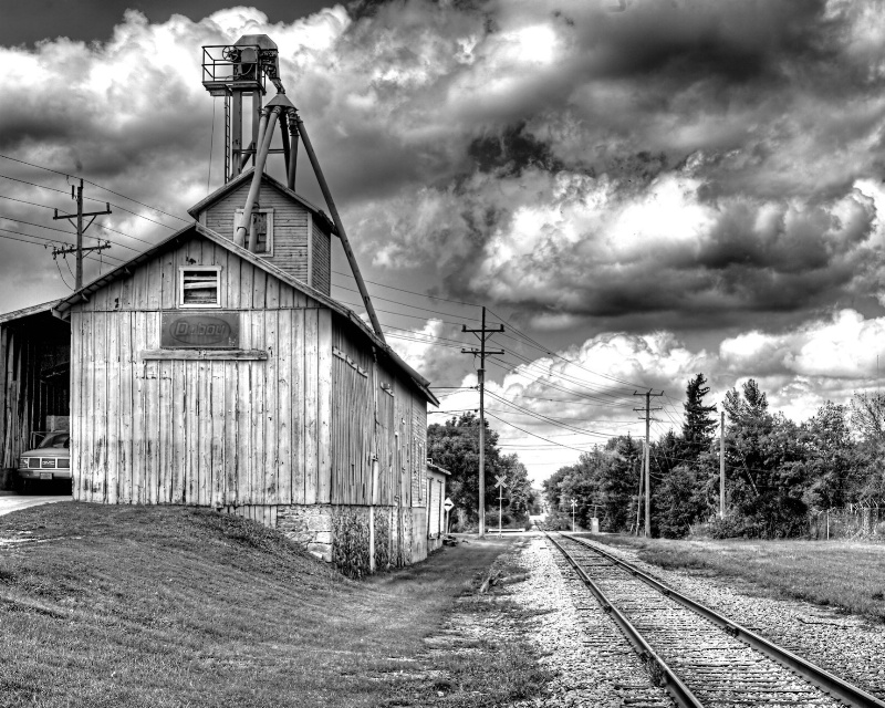 feedmill 2 - ID: 12791766 © John R. Grede