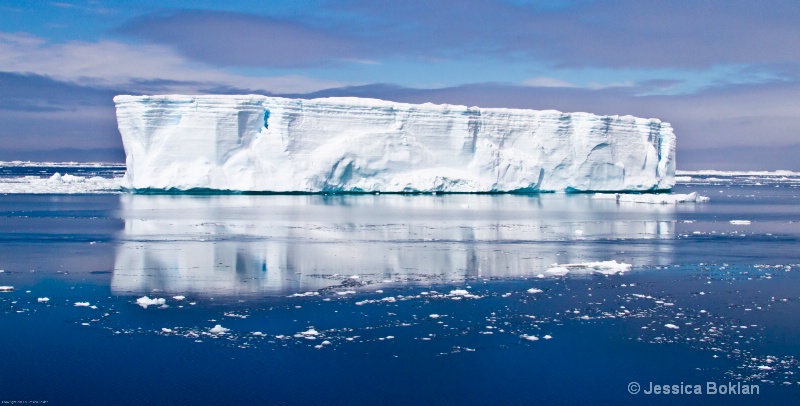 Tabular Iceberg - ID: 12793812 © Jessica Boklan