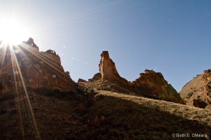 Rocks in the Owyhees - Sun - ID: 12843643 © Beth OMeara