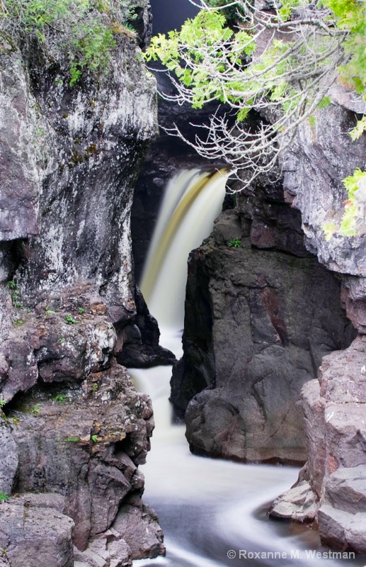 Hidden Falls - ID: 12860225 © Roxanne M. Westman