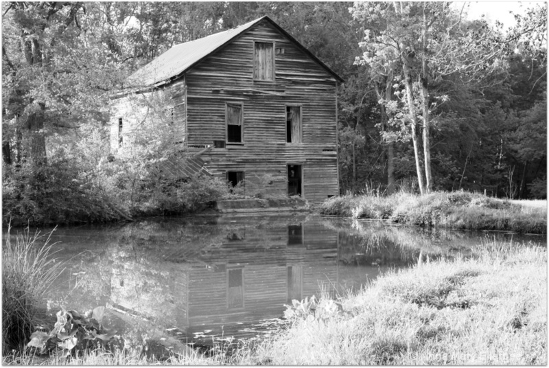 Black and White of Hannah's Mill