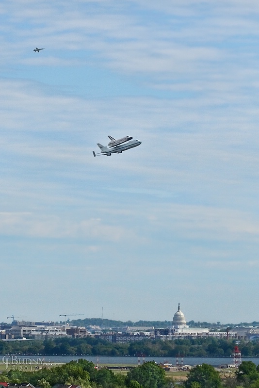 Discovery Flyover - ID: 12915226 © Chris Budny