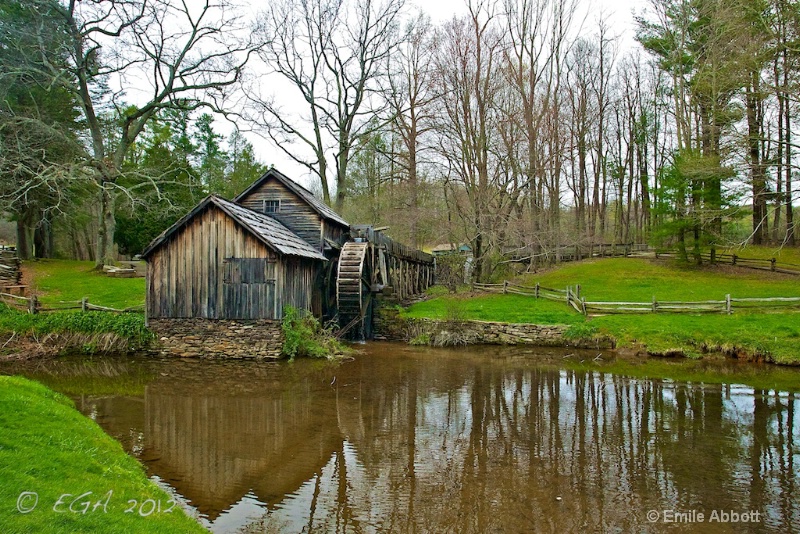 Mabry Mill on Blue Ridge Parkway - ID: 12970792 © Emile Abbott