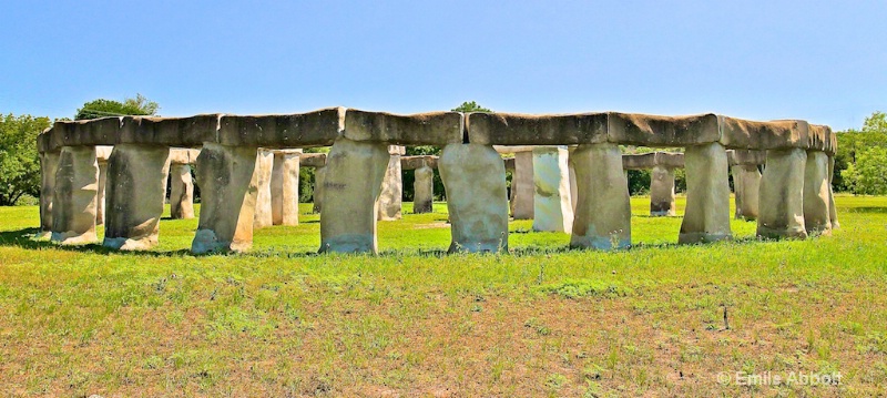 Stonehenge II - ID: 13006368 © Emile Abbott