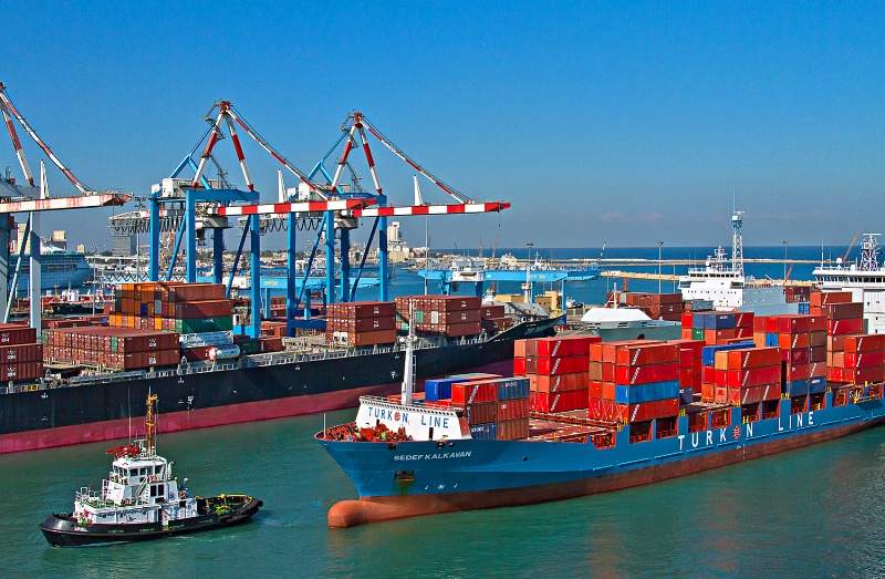Freight technology. Port giants.