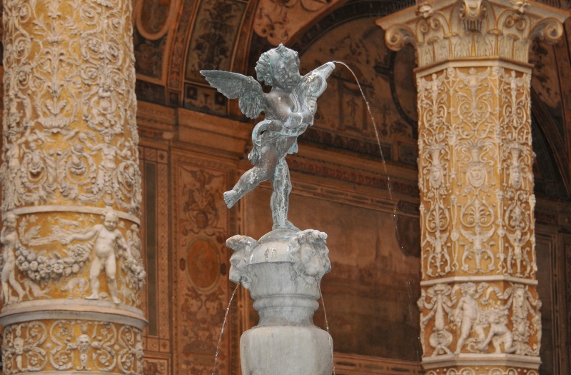 Fountain in Florence, Italy - ID: 13107036 © William S. Briggs