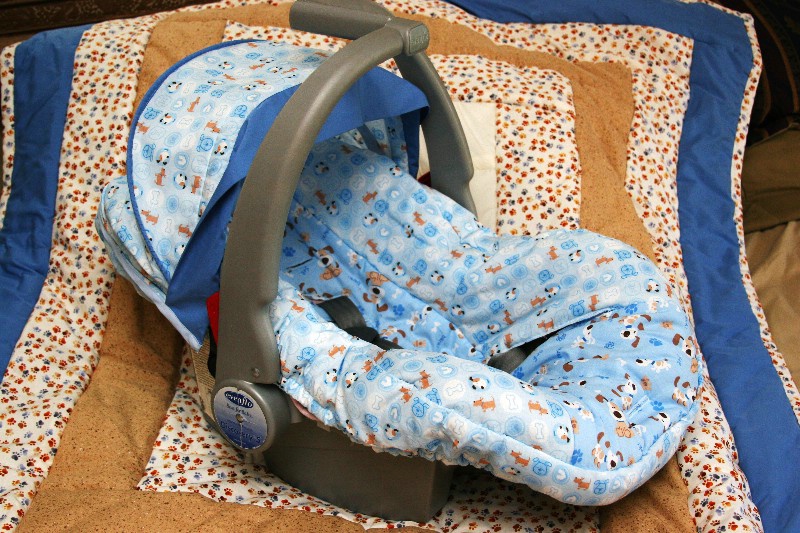 baby car seat  08  - ID: 13125535 © Anthony Cerimele