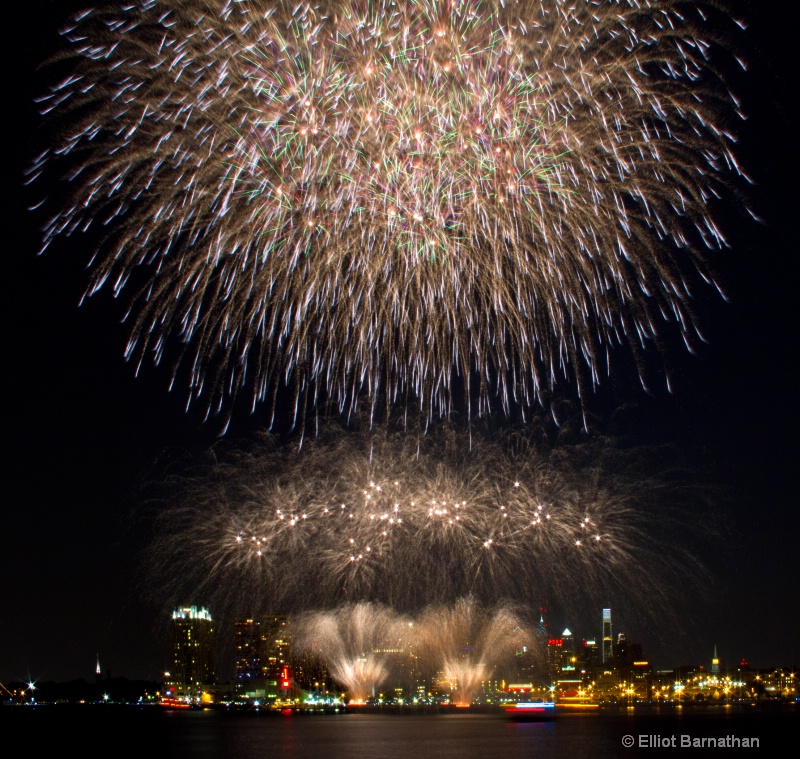 Fireworks over the Delaware 5