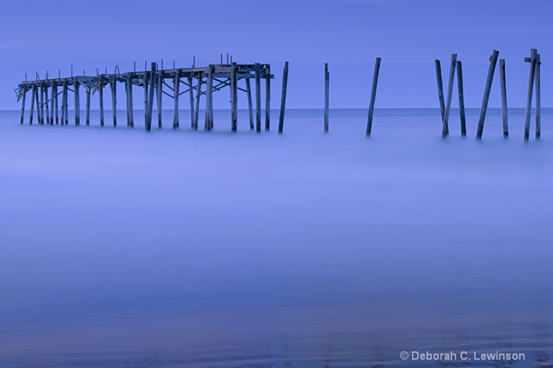 Dawn - ID: 13130094 © Deborah C. Lewinson