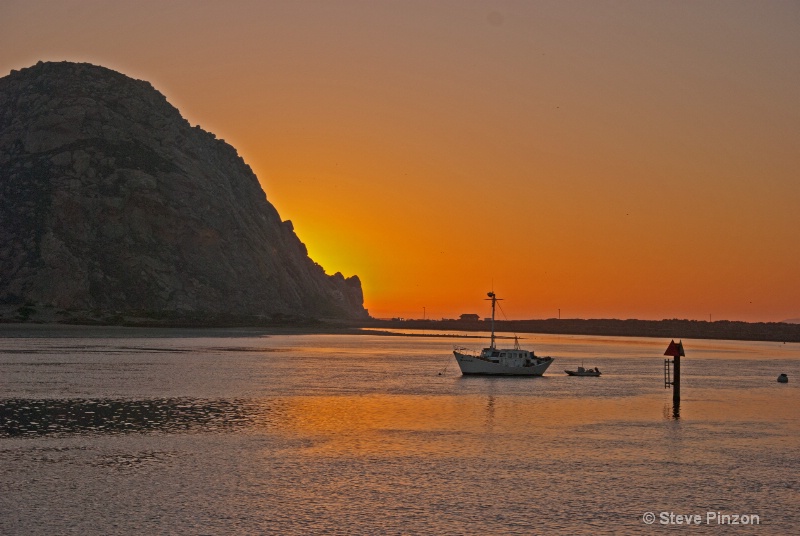Morro Rock sunset - ID: 13190776 © Steve Pinzon