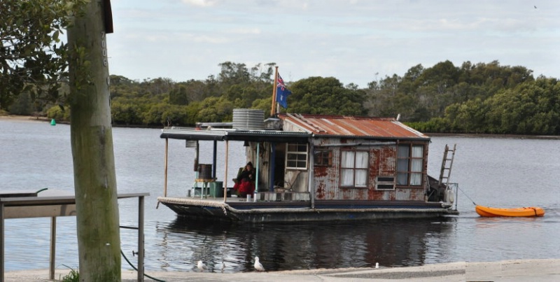 A good old Aussie houseboat