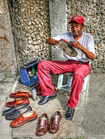 Dominican Shoe Shiner